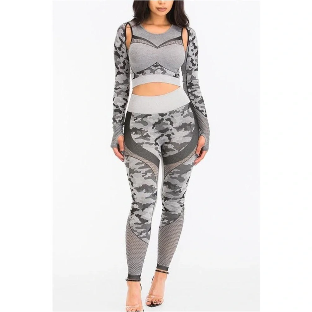 Activewear Set - Picture 1 of 2